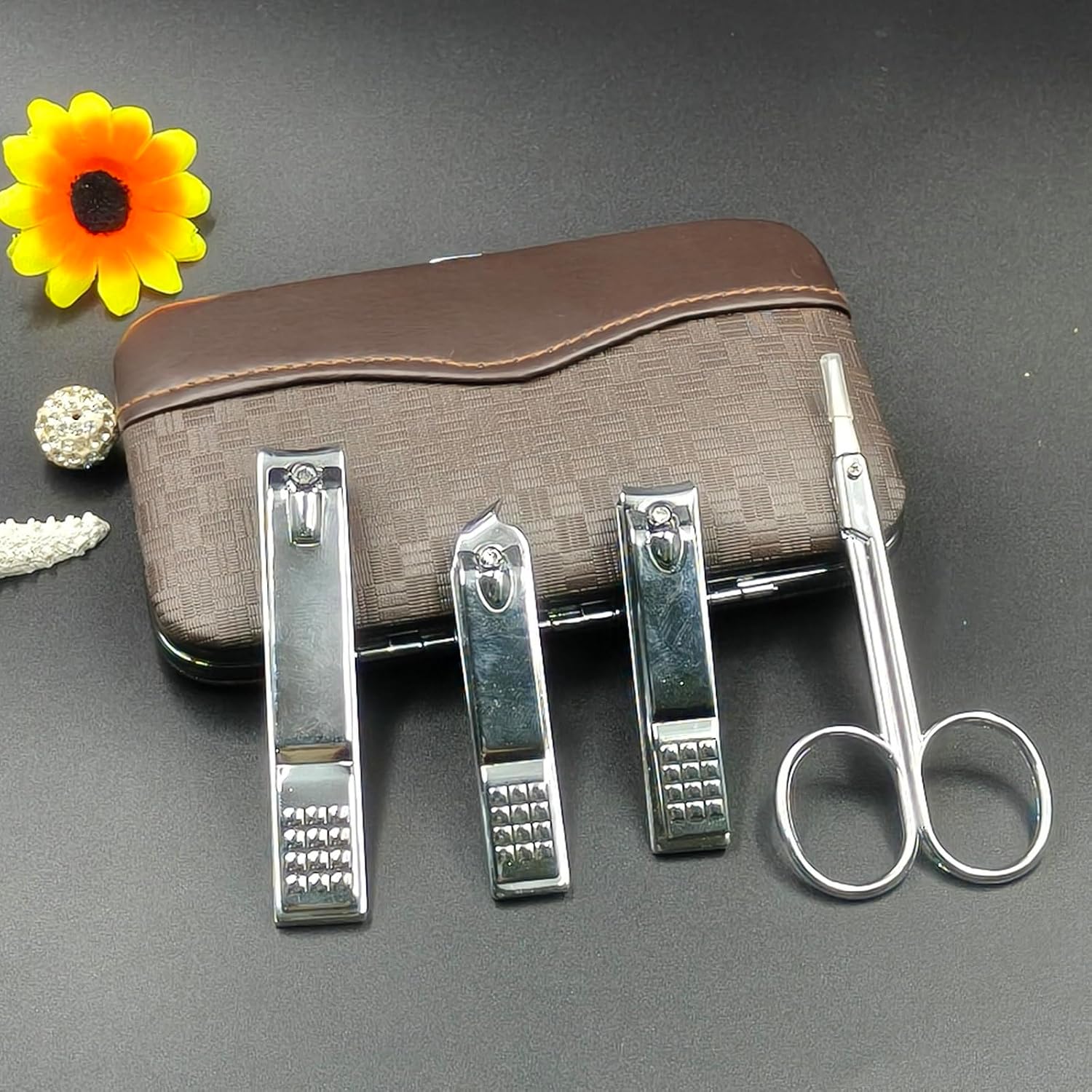 ชุดทำเล็บสำหรับผู้ชายและผู้หญิ - Mens Grooming Kit Bag บทวิจารณ์และราคา
